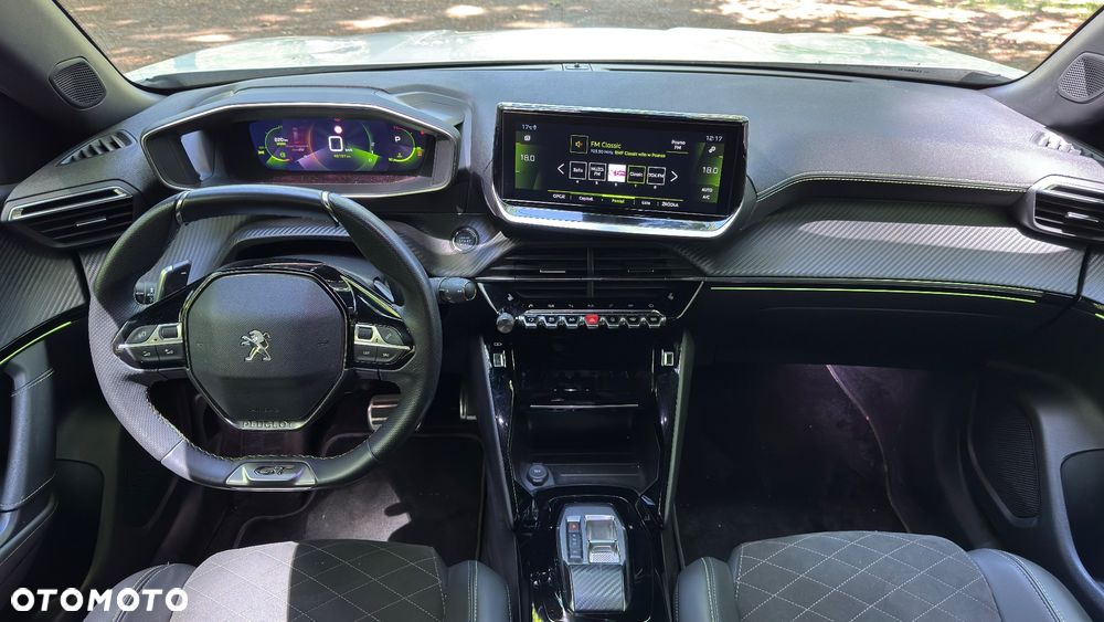 Peugeot 2008 PureTech 130 Allure S&S EAT8 - 11