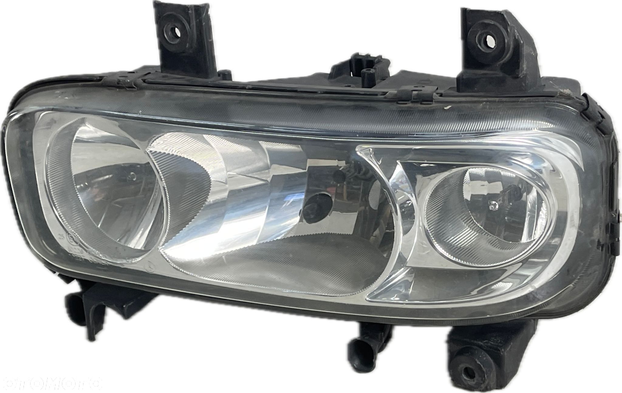 LAMPA PRAWA PRZÓD MERCEDES ATEGO 04- A9738202661 13.12.2013 - 1