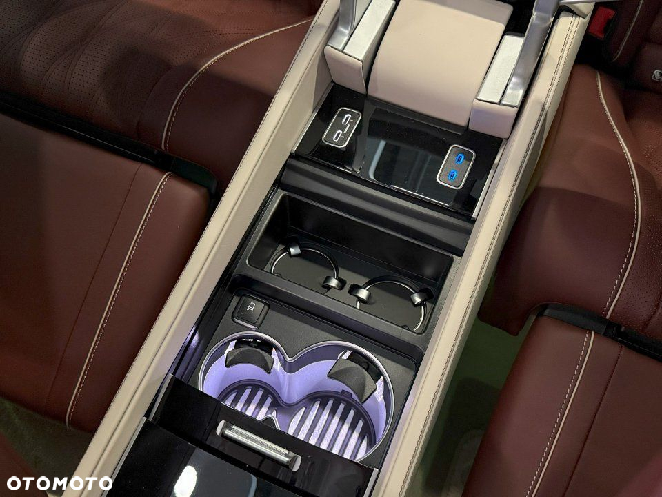 Mercedes-Benz GLS - 27