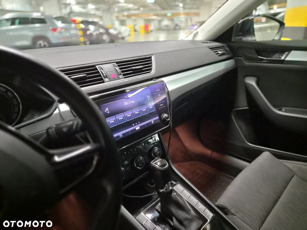 Skoda Superb 2.0 TDI Ambition DSG - 11