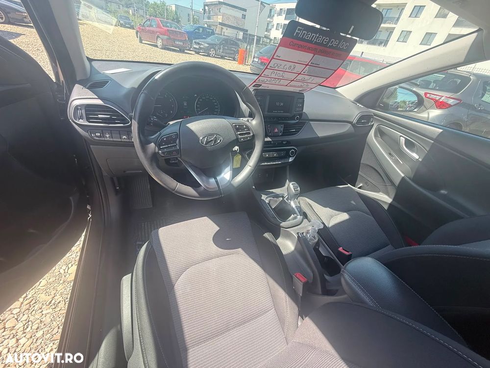Hyundai i30 1.4 100CP 5DR M/T Classic - 8