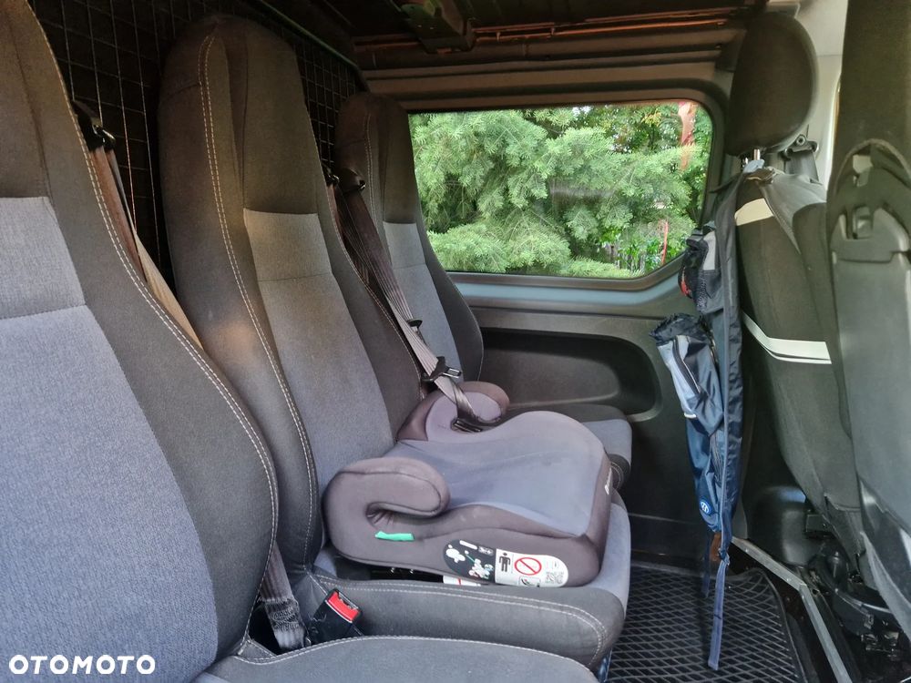 Opel Vivaro - 8