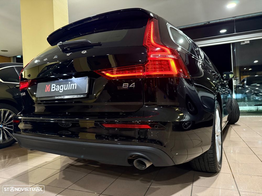 Volvo V60 2.0 B4 Momentum Geartronic - 21