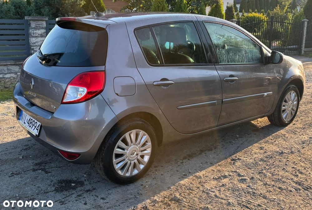 Renault Clio - 2