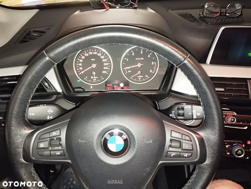 BMW X1 xDrive18d - 11