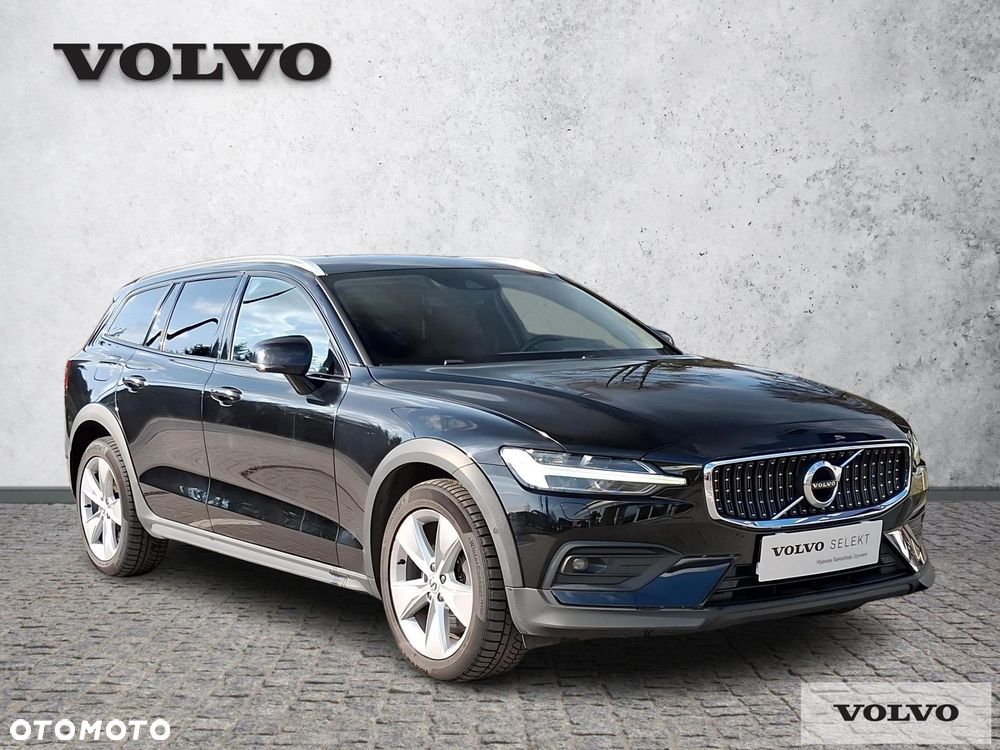 Volvo V60 Cross Country - 8