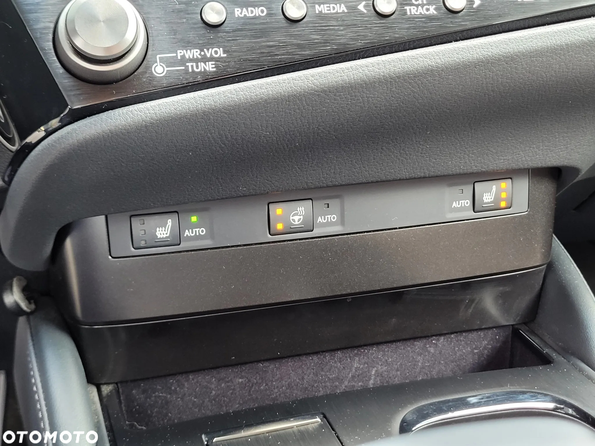 Lexus ES ver-300h-f-sport-design - 25
