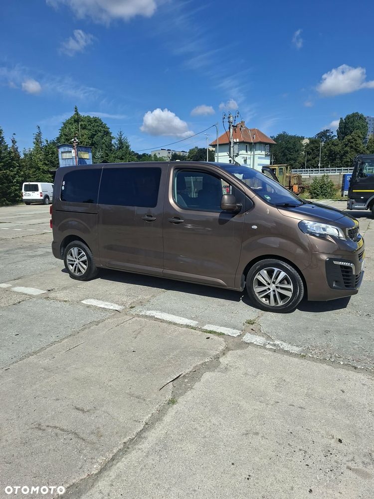 Peugeot Traveller - 1