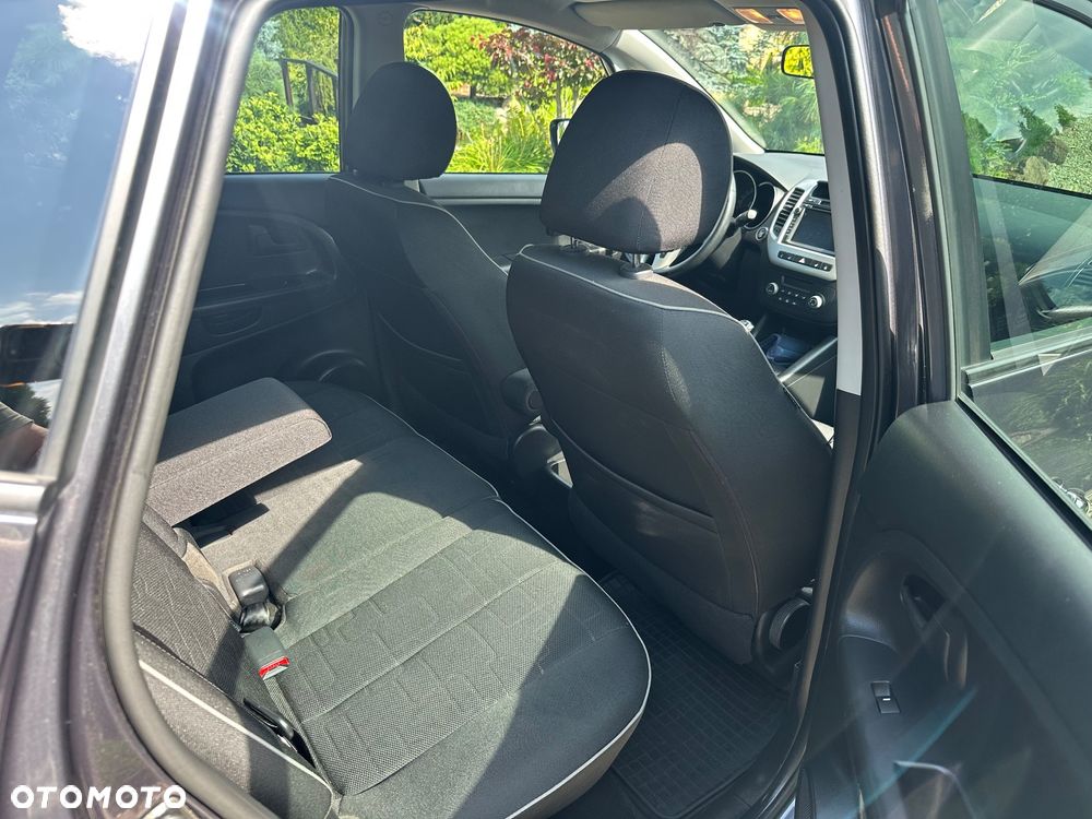 Kia Venga - 15