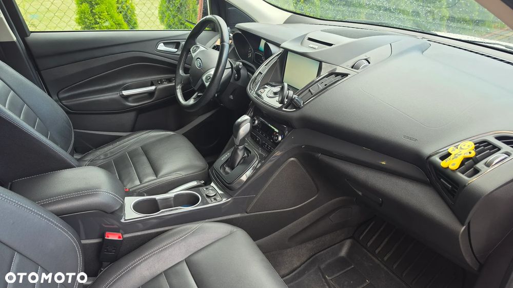 Ford Escape 2.0 EcoBoost AWD Titanium - 22