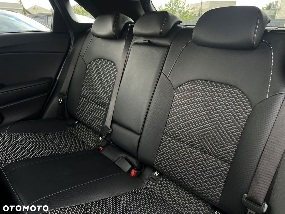 Kia Ceed - 24