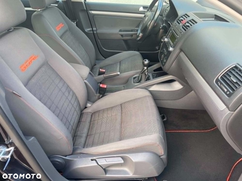 Volkswagen Golf - 16