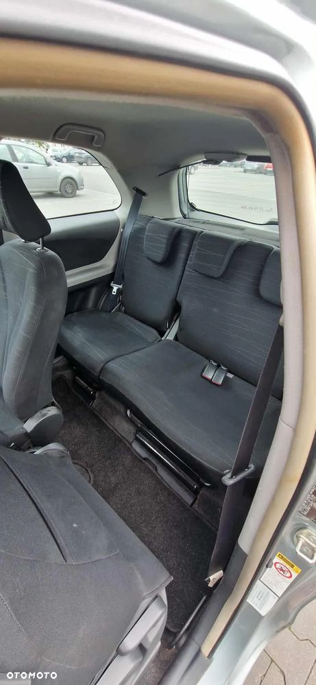 Toyota Yaris - 8