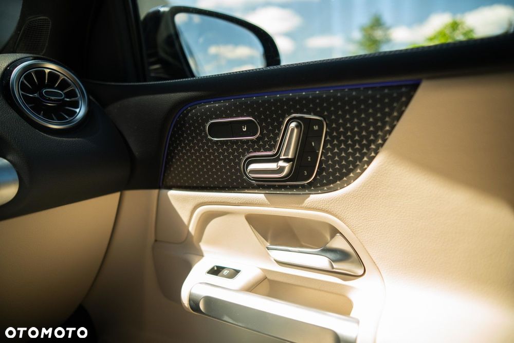 Mercedes-Benz GLB 200 Progressive 7G-DCT - 26