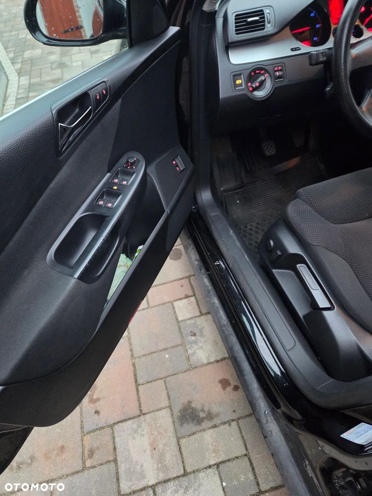 Volkswagen Passat 2.0 TDI Comfortline - 22