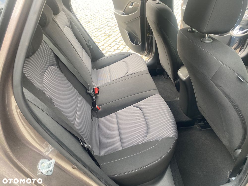 Hyundai i30 1.5 Pure - 29