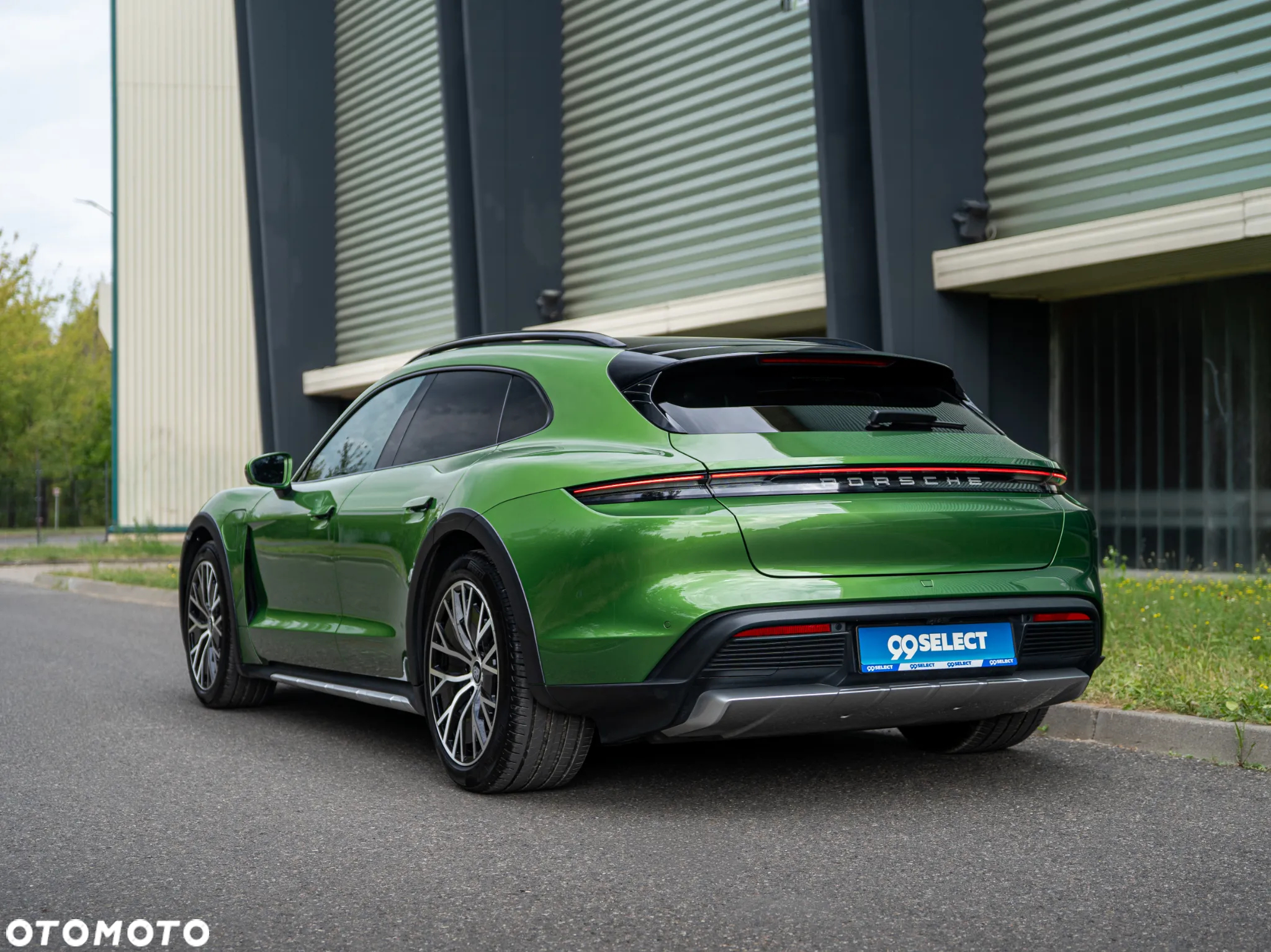 Porsche Taycan 4 Cross Turismo - 3