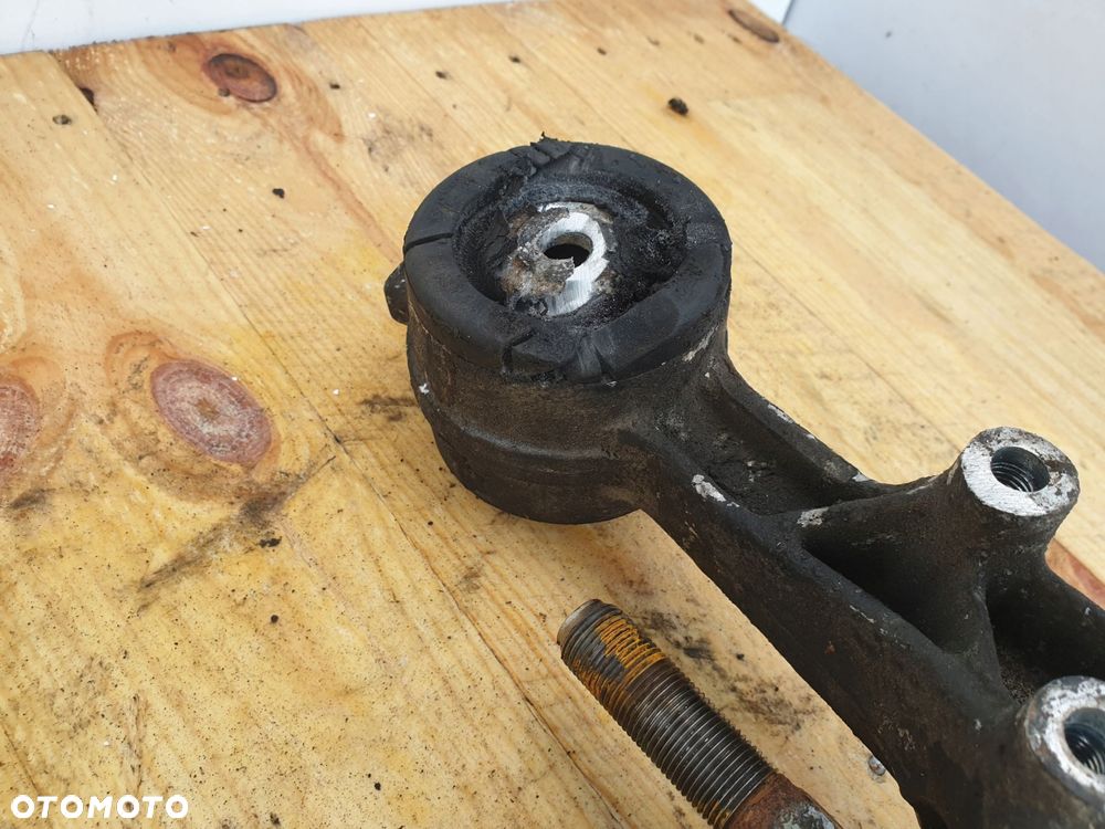 Mercedes W126 SEC PRZEDNI WAHACZ prawy przód - 4