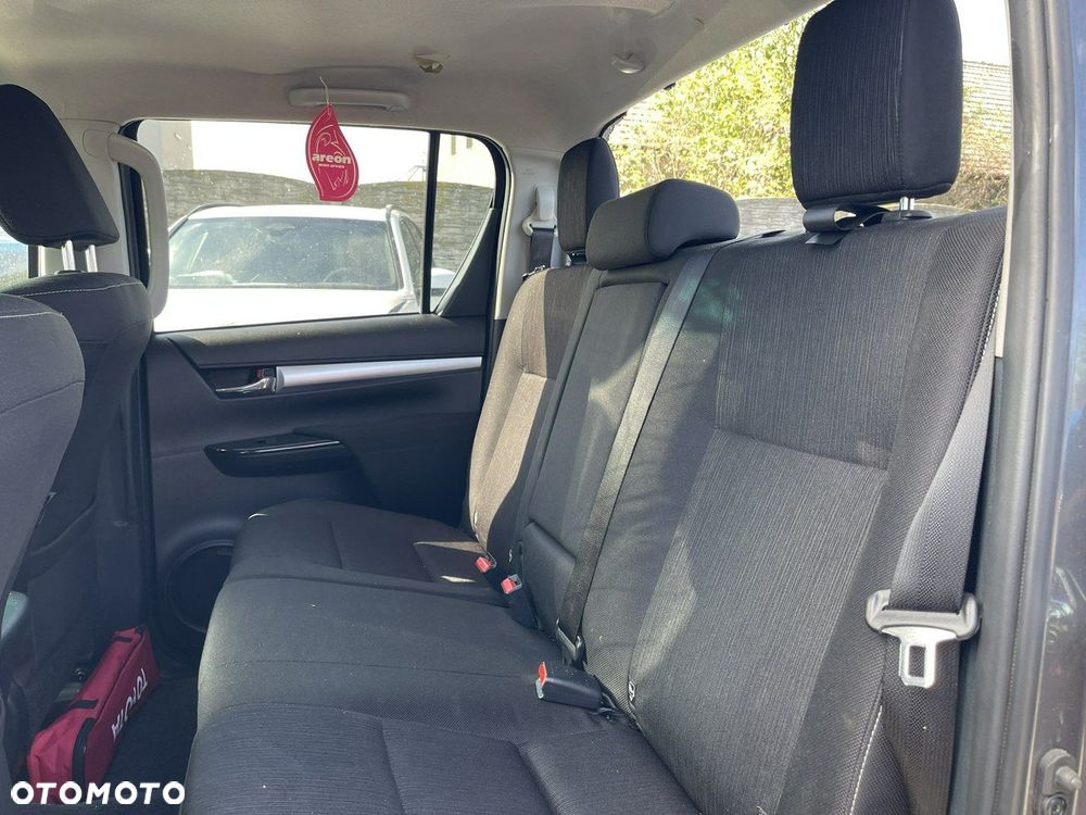 Toyota Hilux 2.8 D-4D Double Cab Live 4x4 - 11
