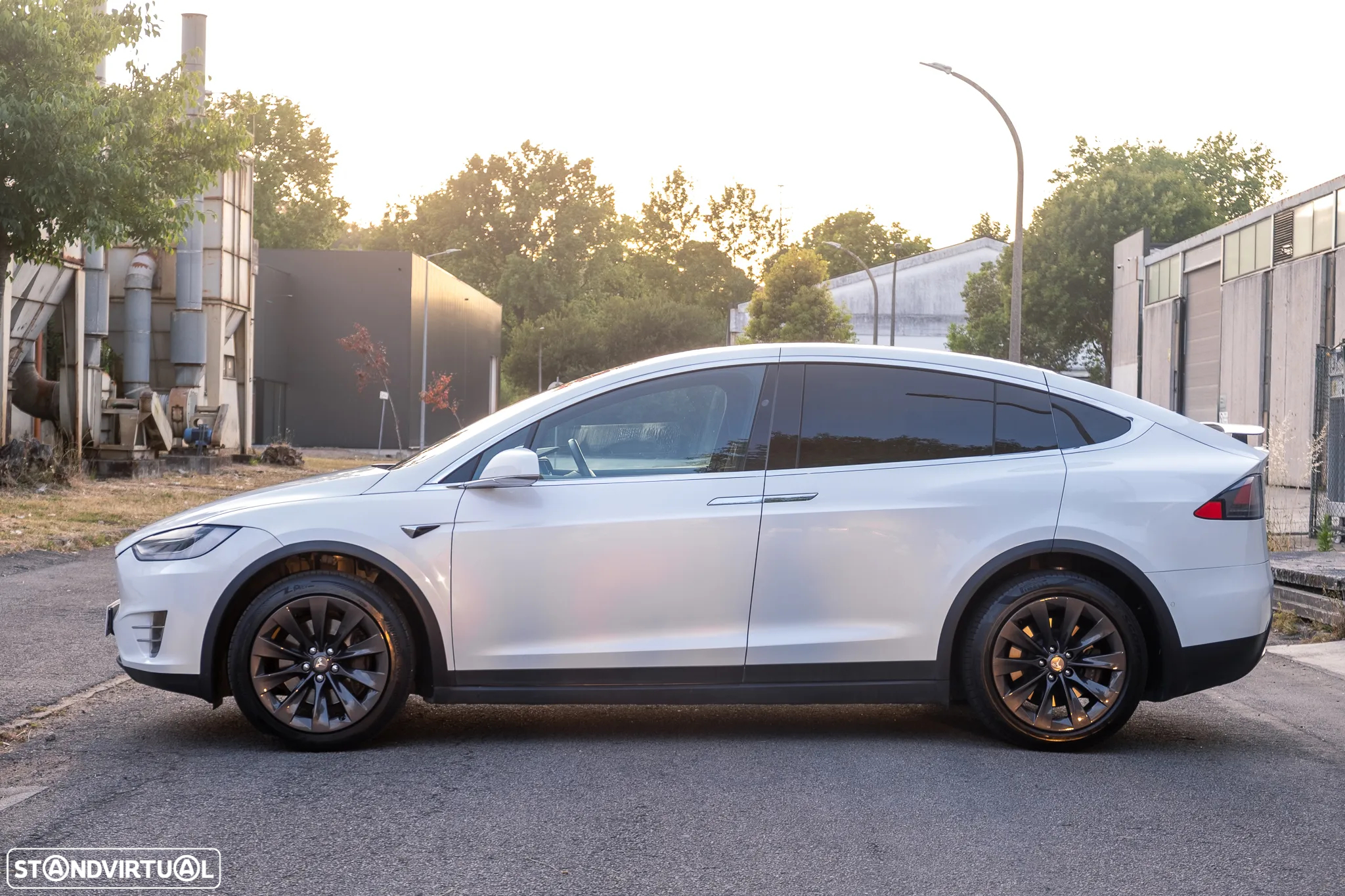Tesla Model X 100 kWh Long Range AWD - 12