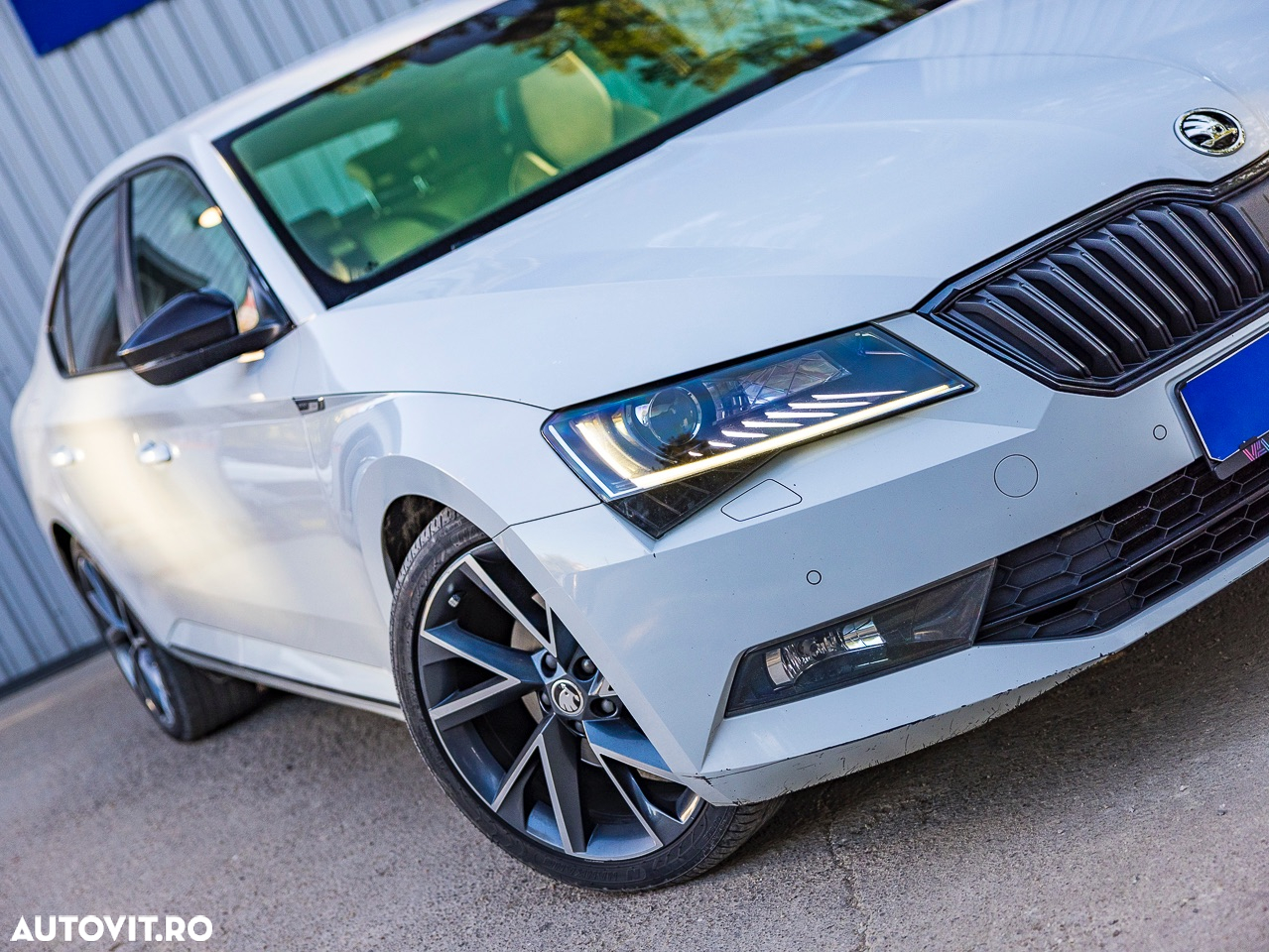 Skoda Superb 2.0 TDI DSG Sportline - 11