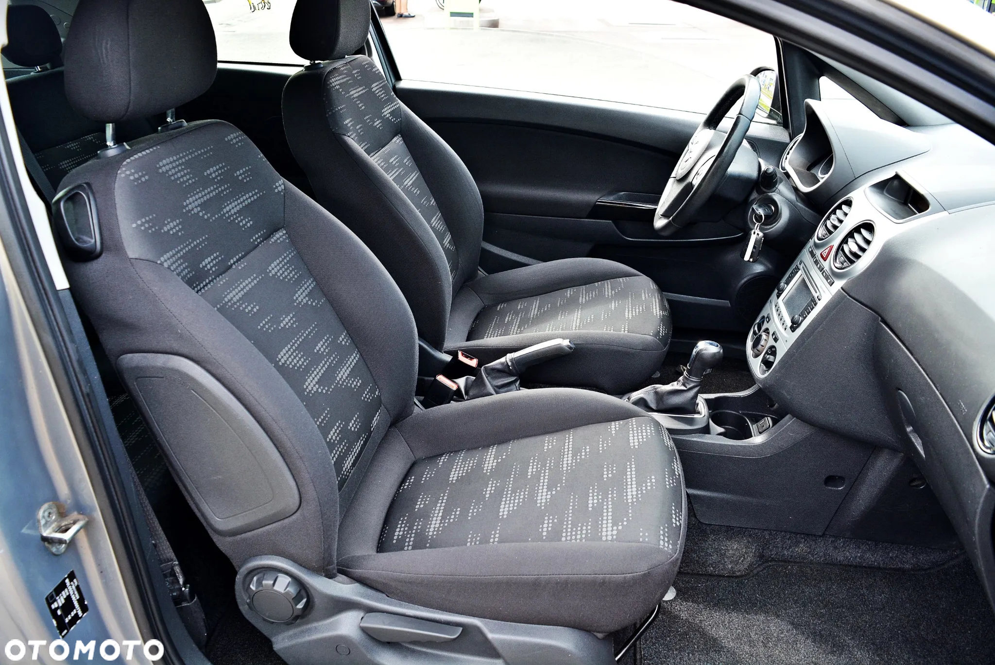 Opel Corsa 1.4 16V Automatik Navi - 6