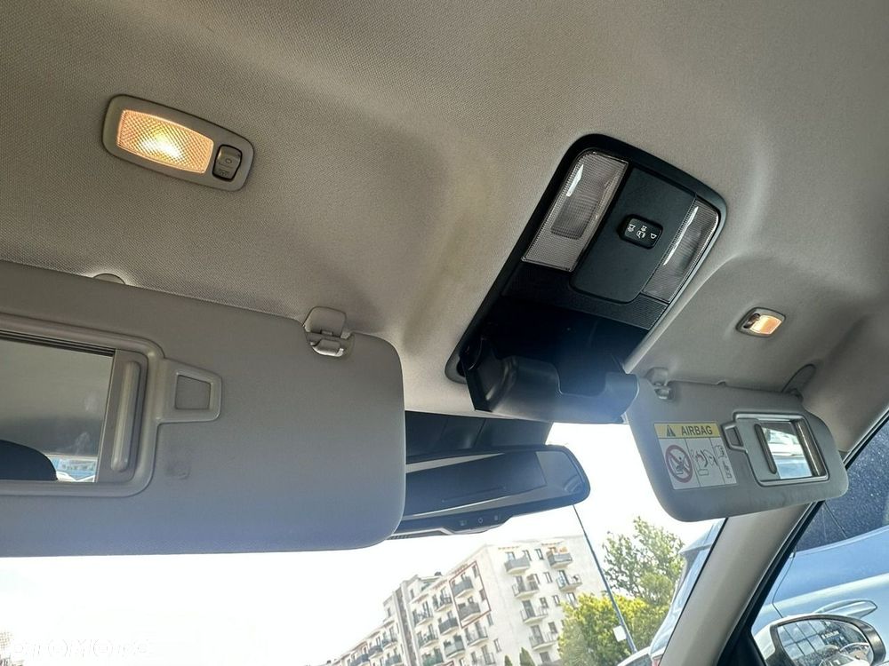 Kia Ceed - 40