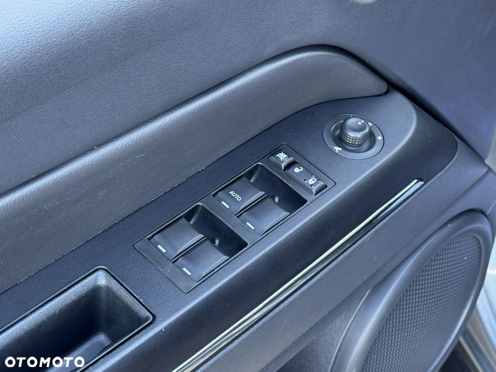 Jeep Compass - 33