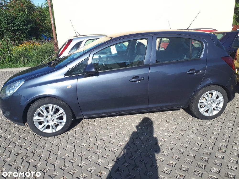 Opel Corsa 1.2 16V Essentia - 12