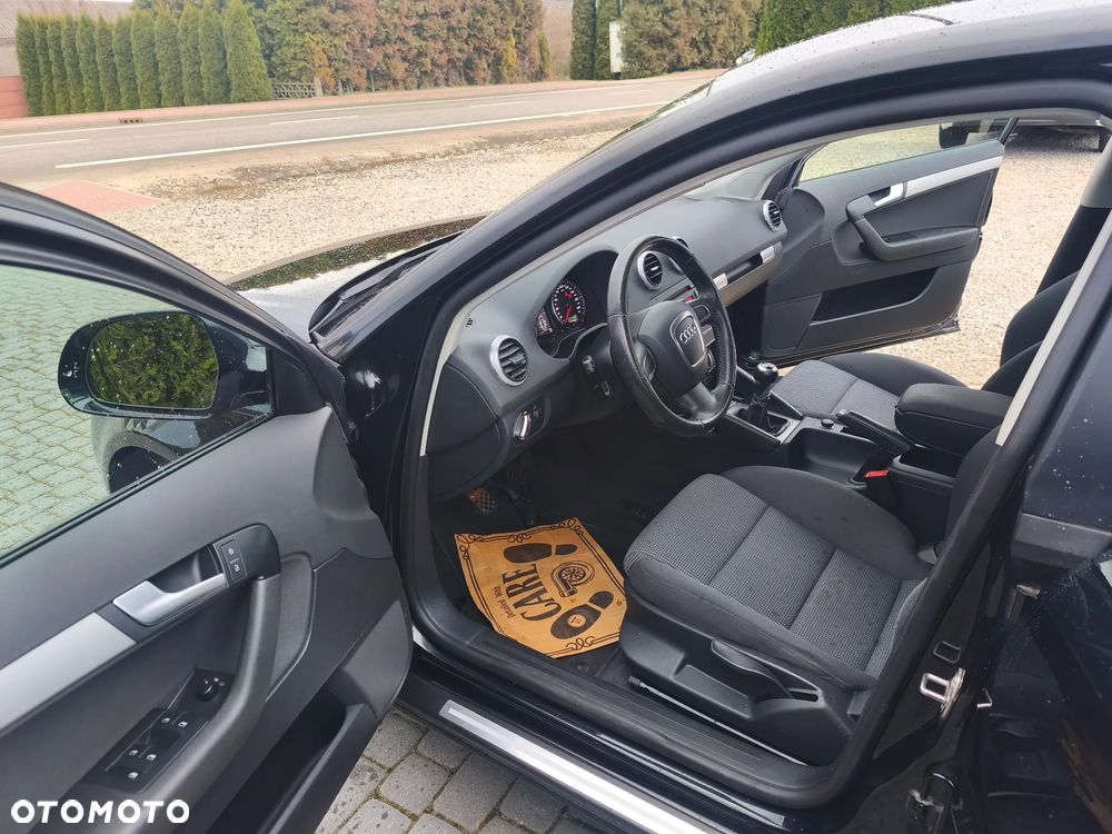 Audi A3 Sportback 2.0 TDI DPF Ambiente - 6