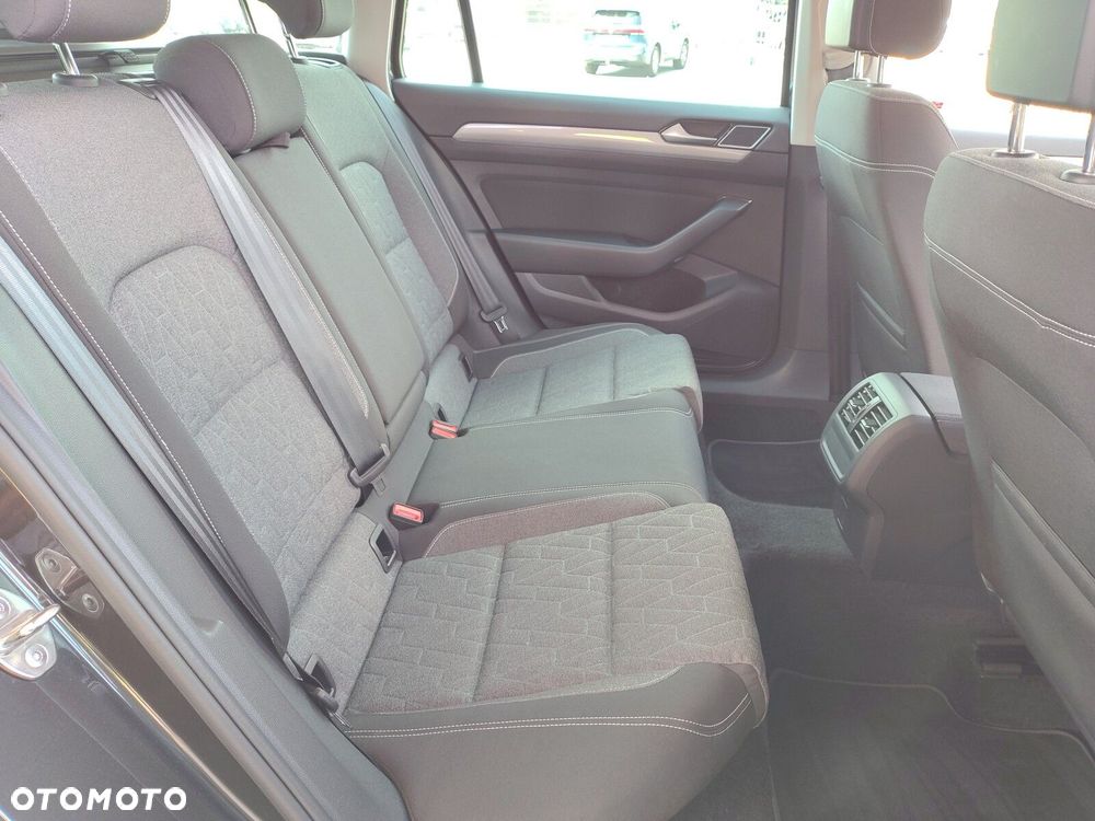 Volkswagen Passat - 17