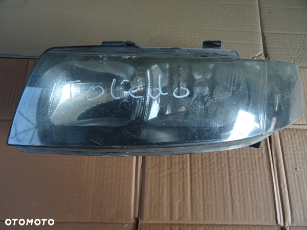Lampa Seat toledo lewy przód