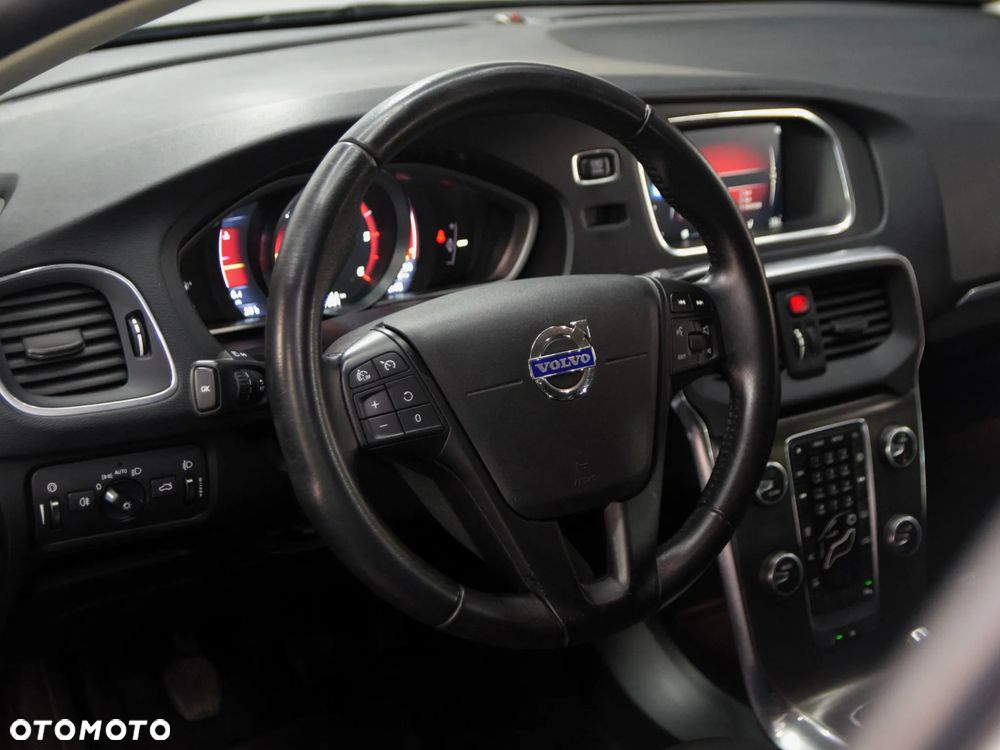 Volvo V40 - 18