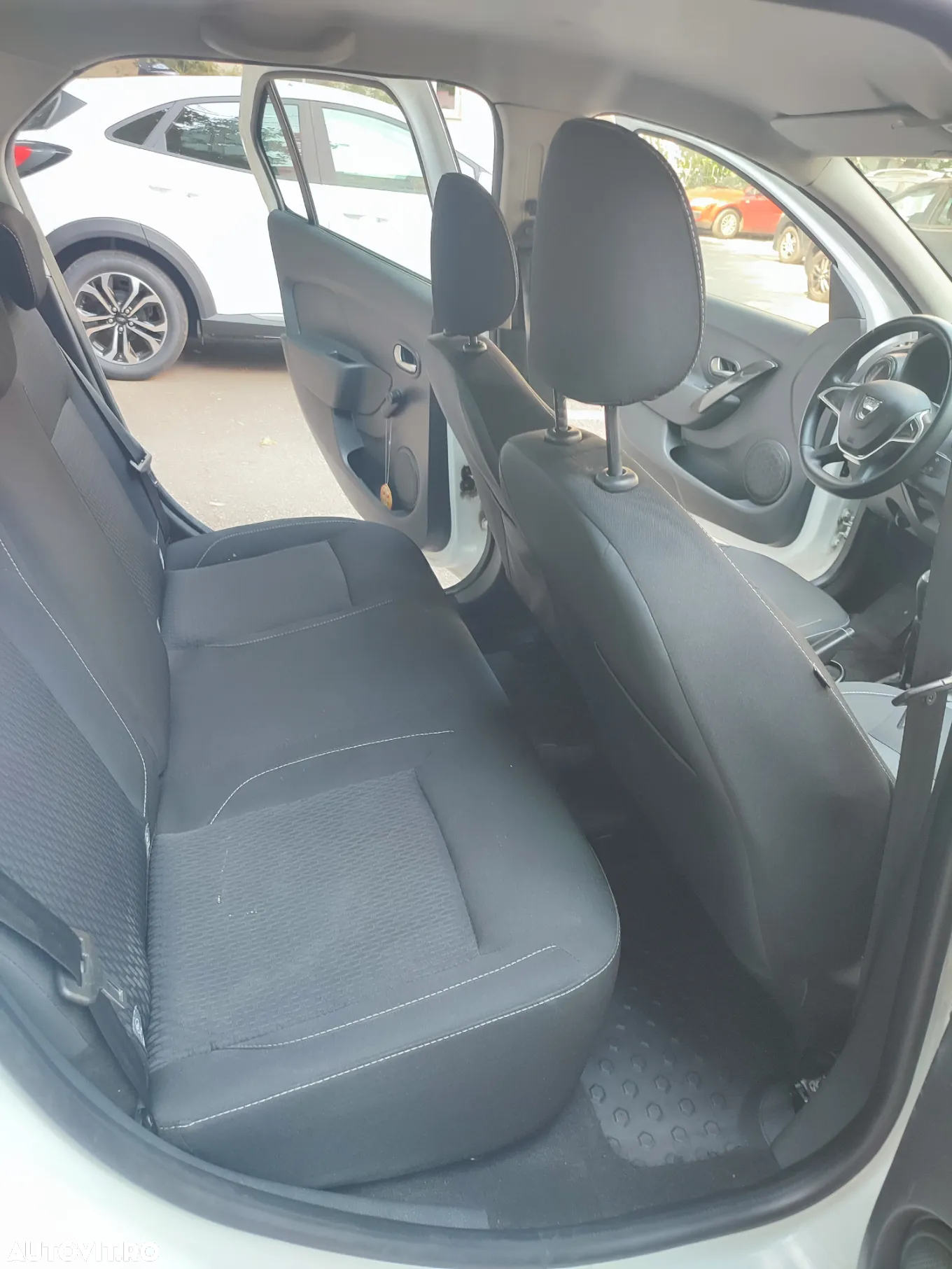 Dacia Logan 0.9 TCe Laureate - 25