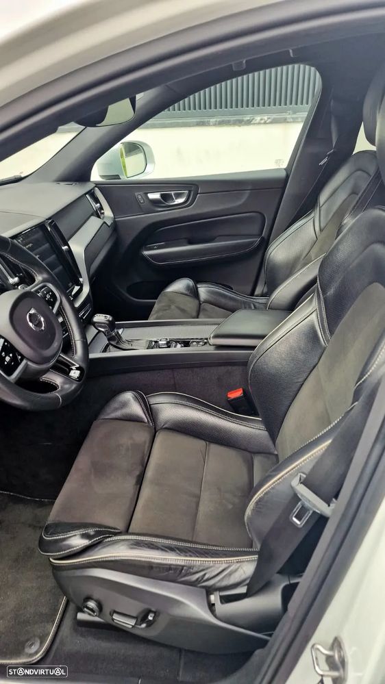 Volvo XC 60 2.0 D4 R-Design AWD Geartronic - 4