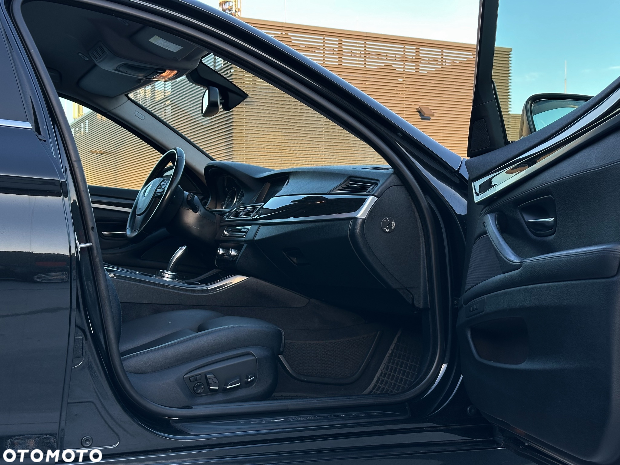 BMW Seria 5 530d xDrive Luxury Line - 9