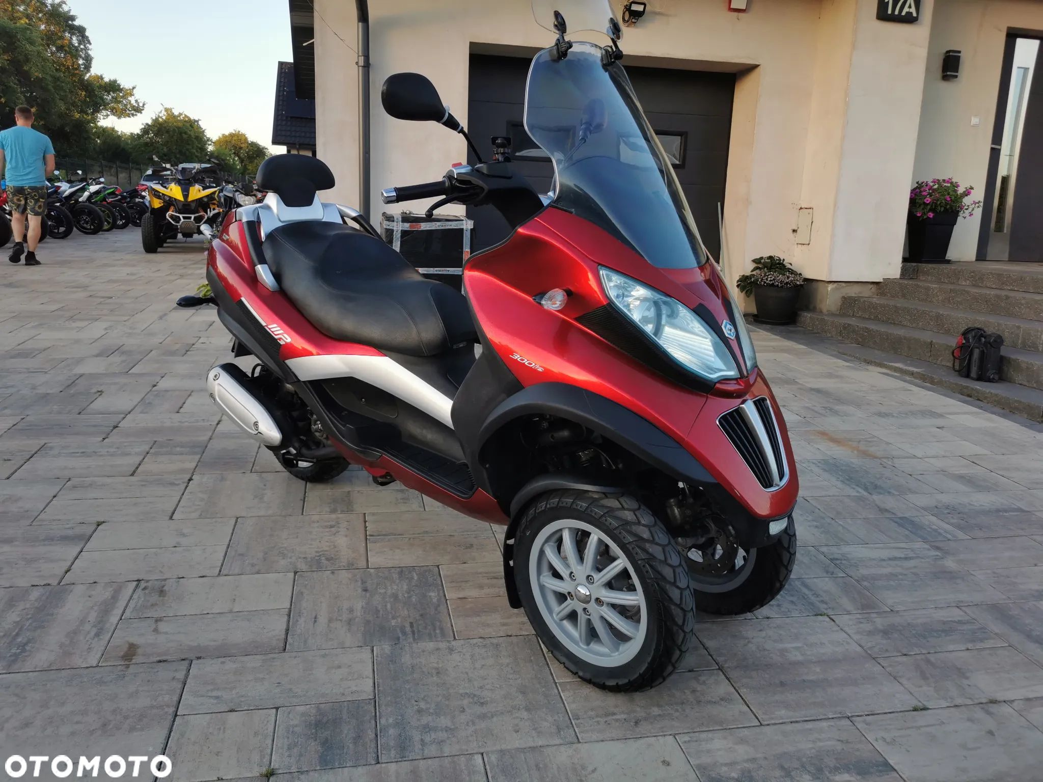 Piaggio MP-3 - 1