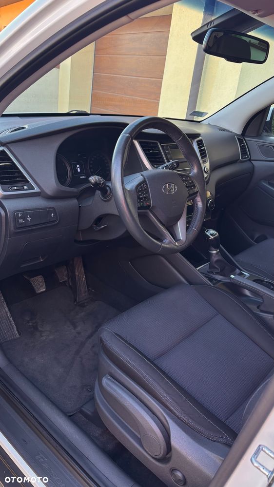 Hyundai Tucson 1.6 GDI BlueDrive Comfort 2WD - 16