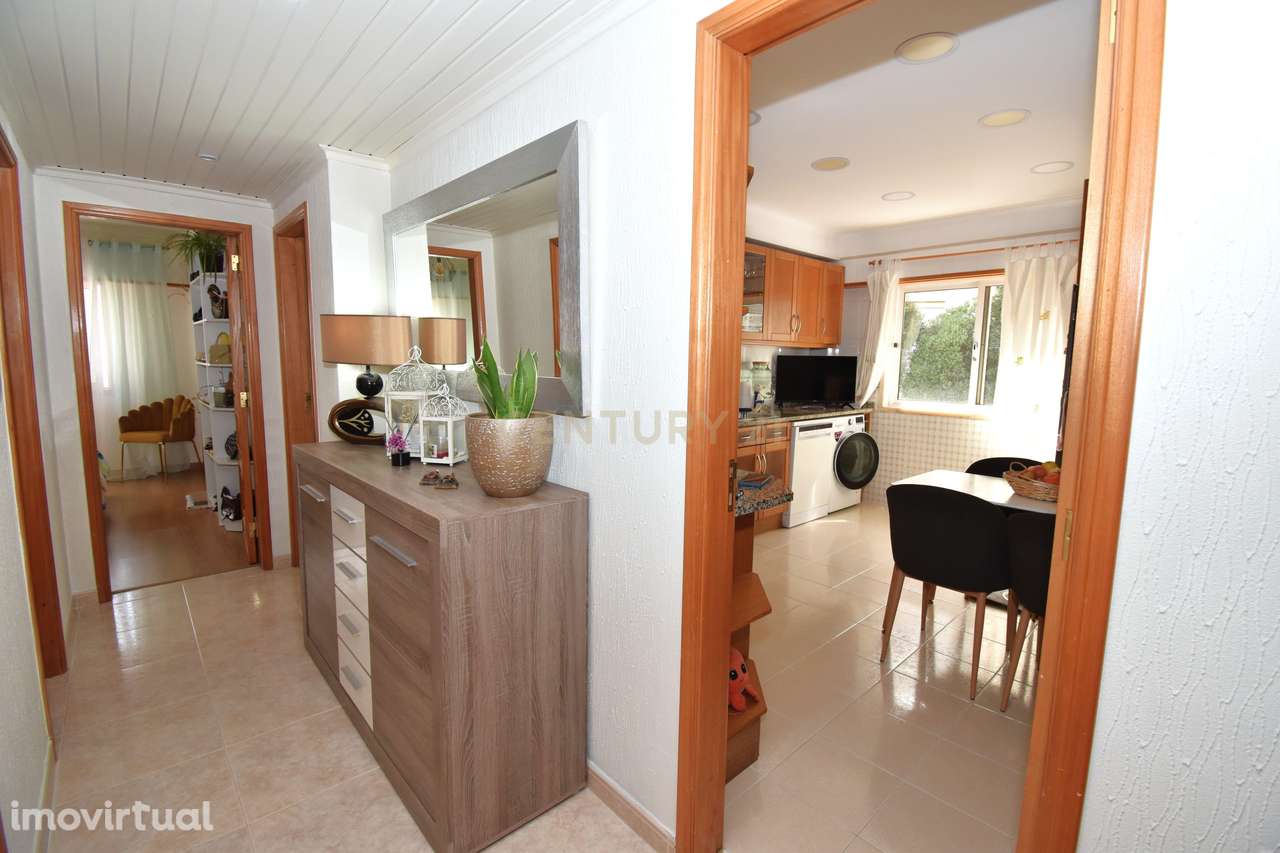 O Refúgio Perfeito em Monte Abraão: Um T2 com Design Contemporâneo e C - Grande imagem: 5/27