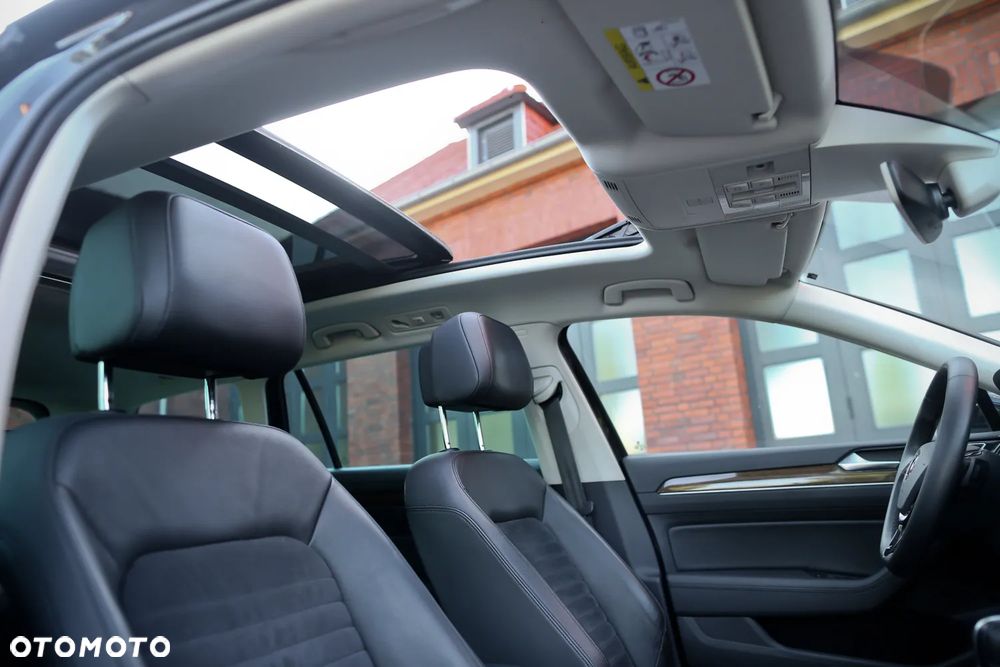 Volkswagen Passat Variant 2.0 TDI SCR 4Motion DSG Highline - 23
