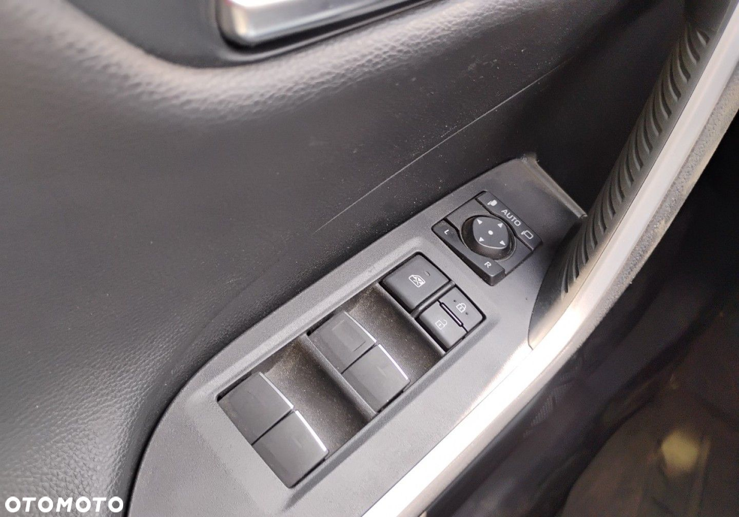 Toyota RAV4 - 11