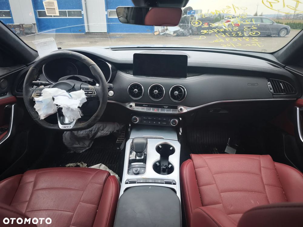 Kia Stinger 3.3 T-GDI AWD GT - 11