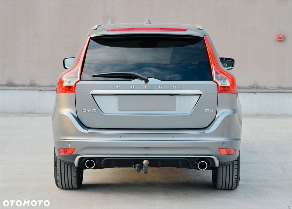 Volvo XC 60 D4 Drive-E R-Design Momentum - 16