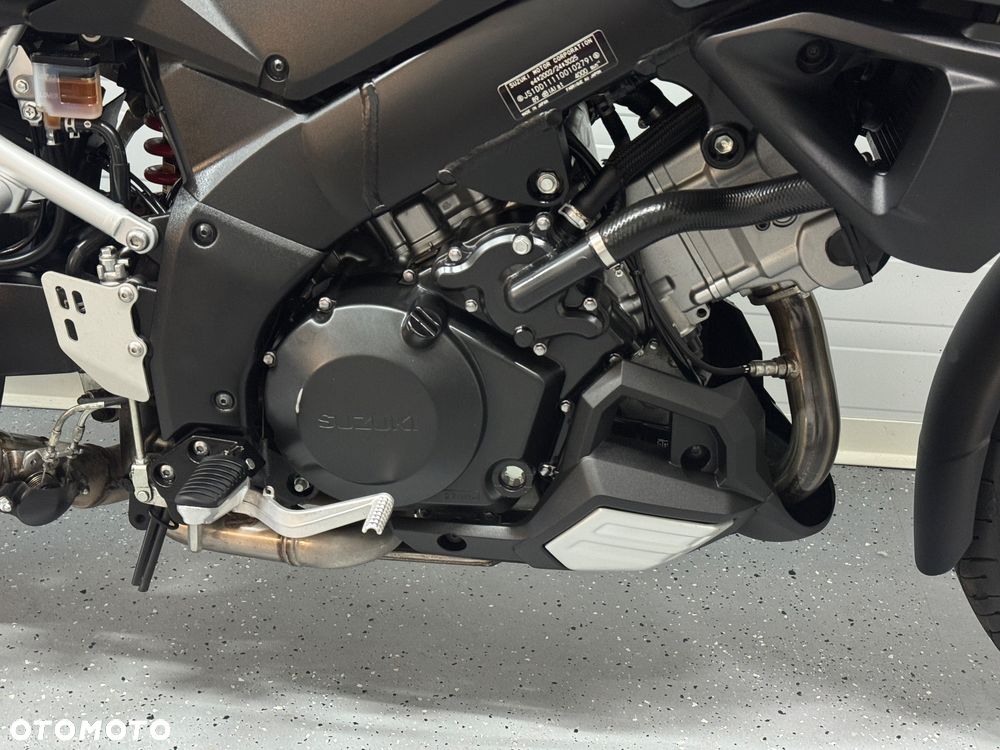 Suzuki V-STROM - 11