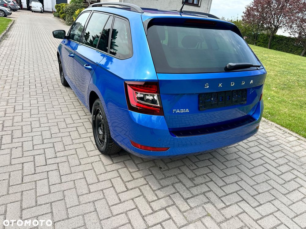 Skoda Fabia 1.0 TSI Tour - 4