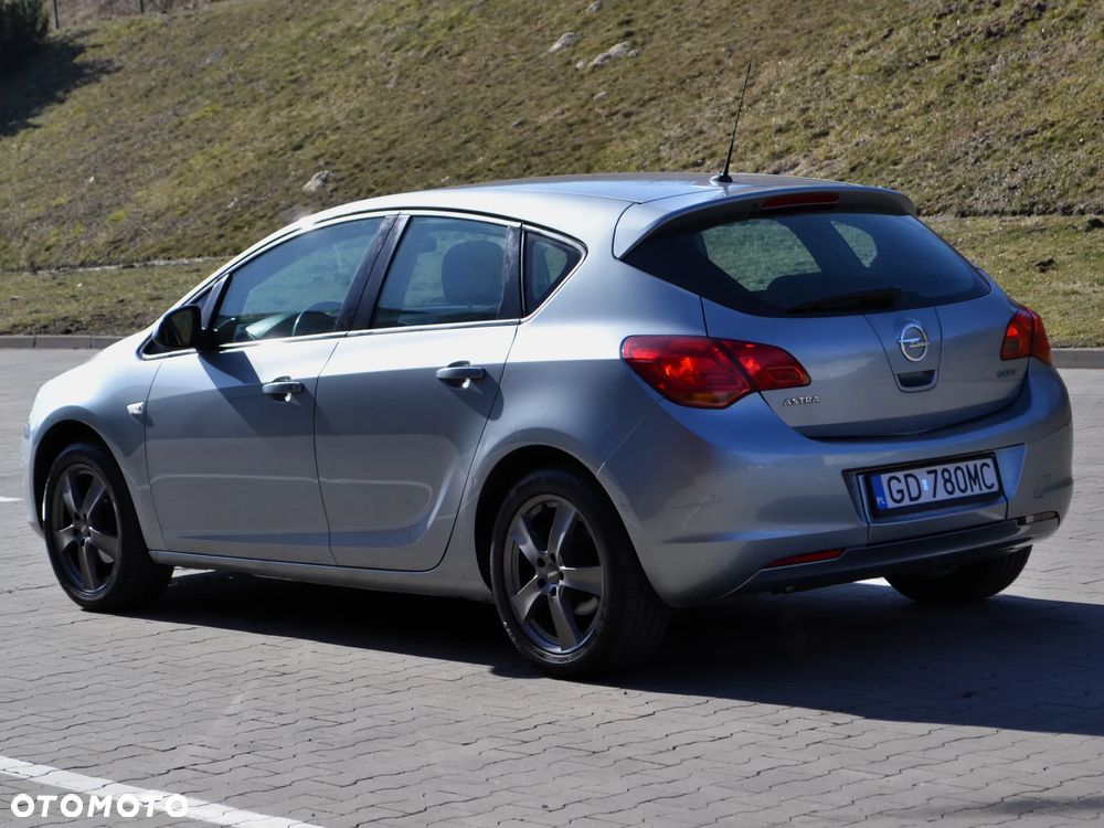 Opel Astra 1.4 Enjoy - 4