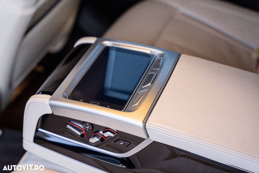 BMW Seria 7 750i xDrive - 13