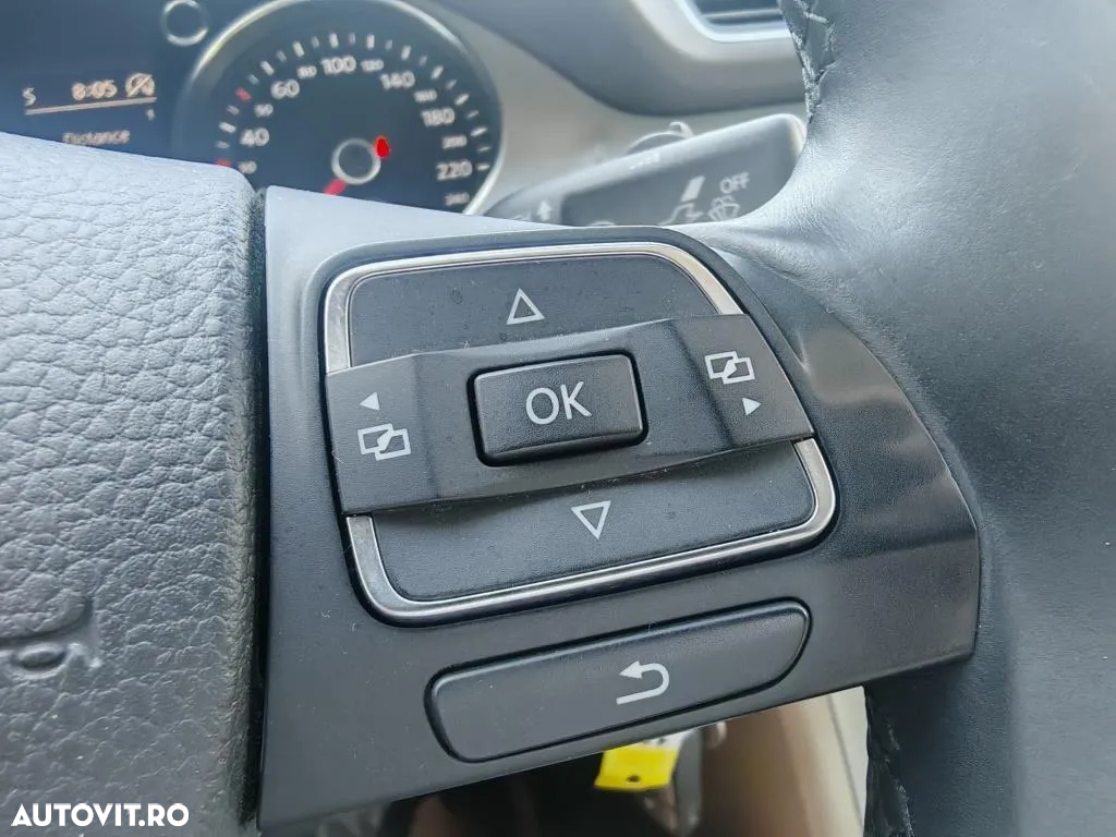 Volkswagen Passat - 24