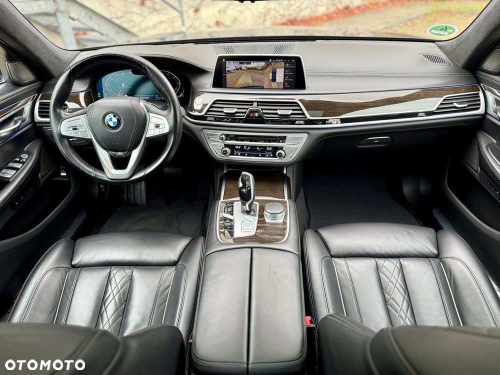 BMW Seria 7 750i xDrive sport - 6
