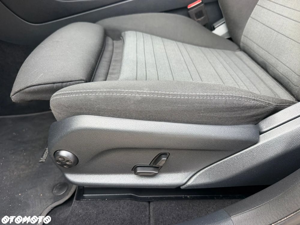 Mercedes-Benz GLC 300 e 4-Matic - 19